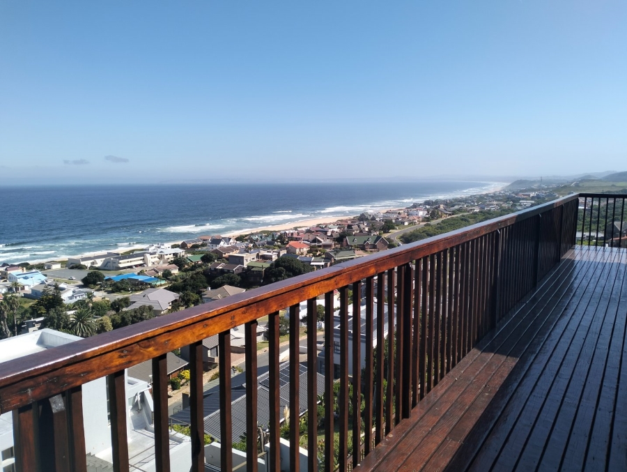 To Let 3 Bedroom Property for Rent in Outeniqua Strand Western Cape